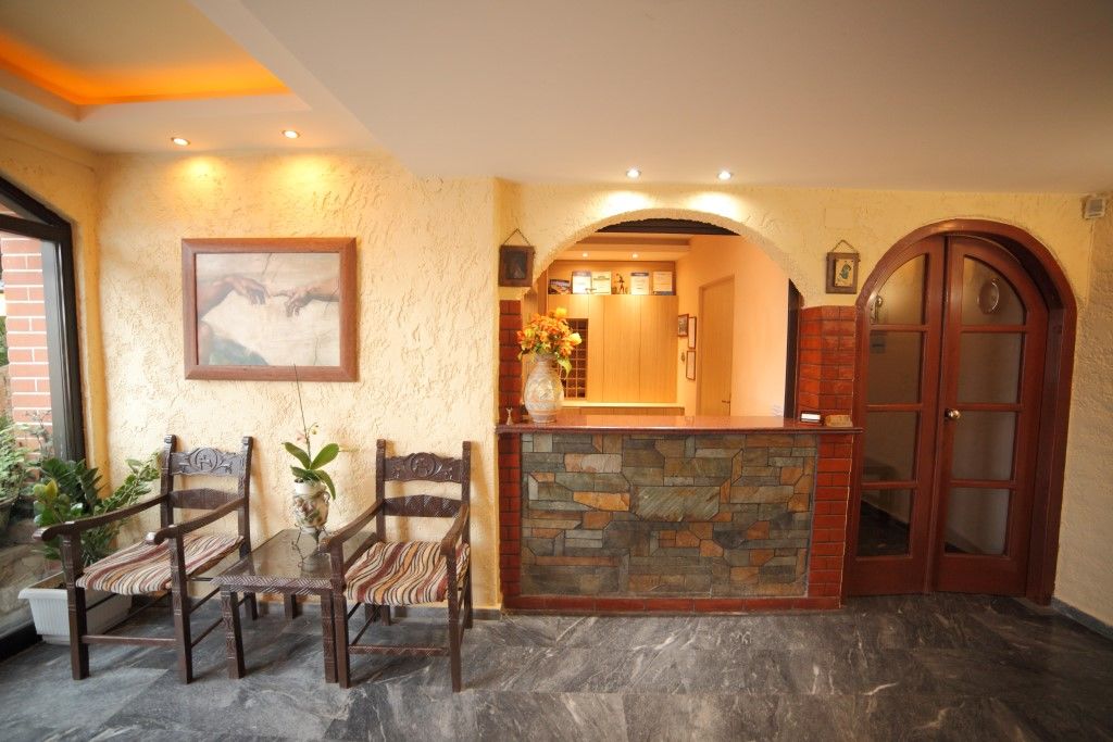 Erato Hotel Gournes Gouvon Exterior photo