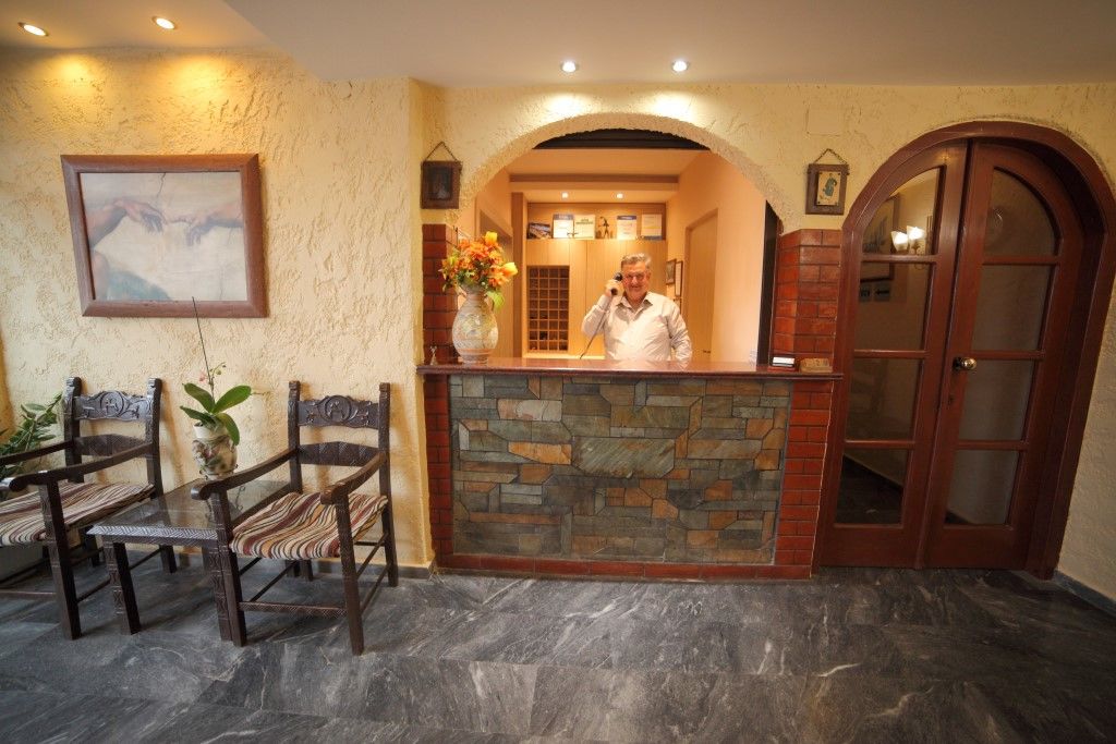 Erato Hotel Gournes Gouvon Exterior photo