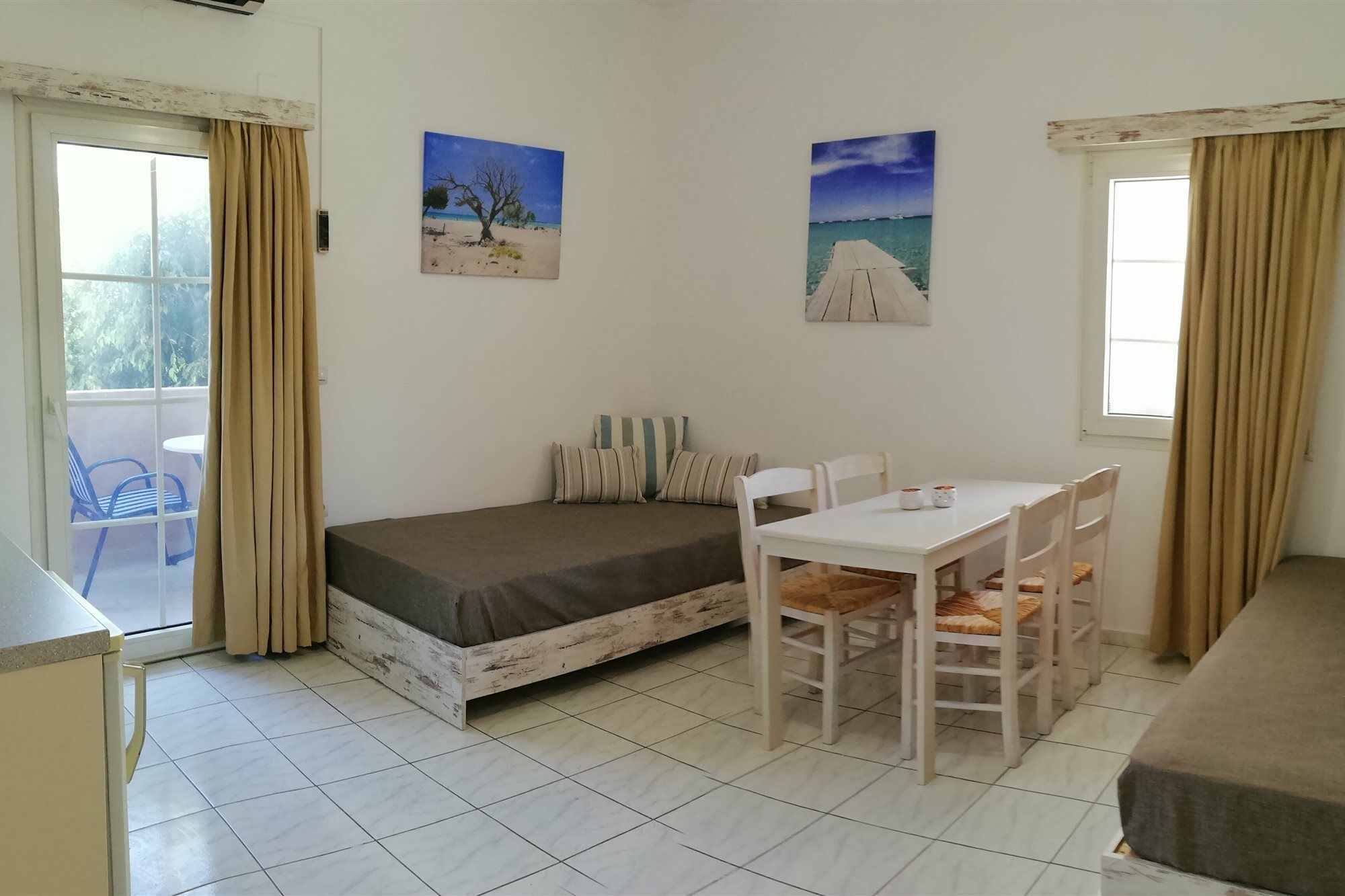 Erato Hotel Gournes Gouvon Exterior photo